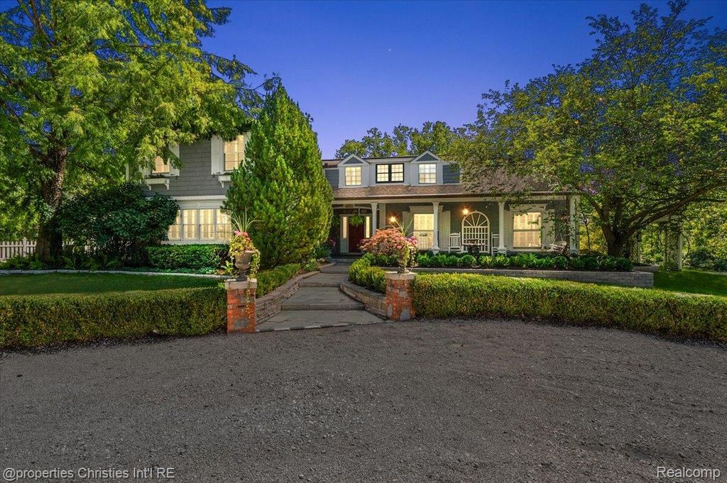 275 BARDEN Road, Bloomfield Hills, MI 48304
