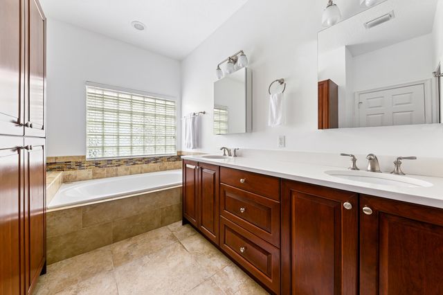 9142 Bay Point Circle, West Palm Beach, FL 33411