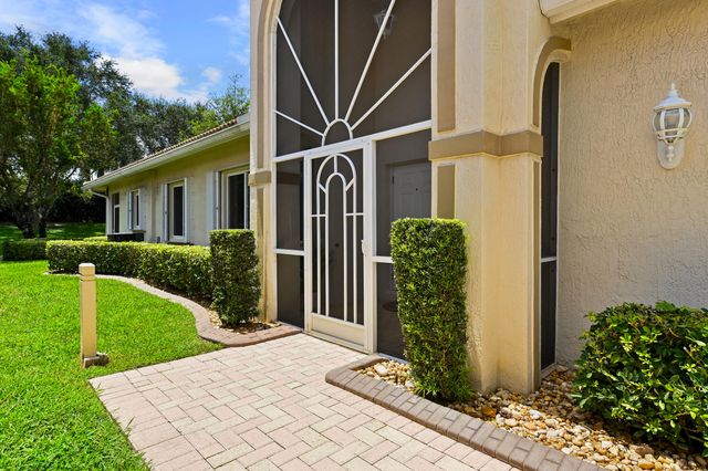 9142 Bay Point Circle, West Palm Beach, FL 33411