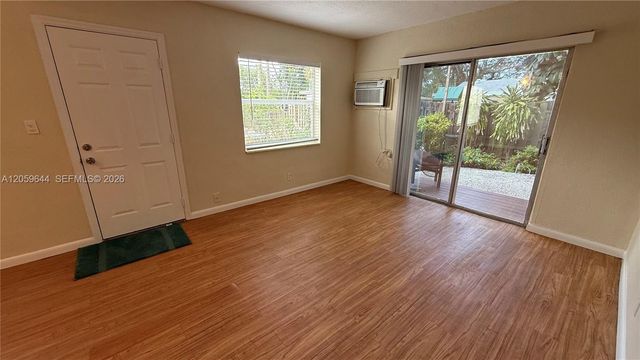 1310 NE 14th Avenue 4, Fort Lauderdale, FL 33304