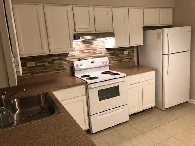 1211 Whispering Hills Court 1A, Naperville, IL 60540