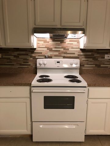 1211 Whispering Hills Court 1A, Naperville, IL 60540