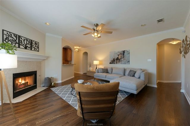 114 Rugen Lane, College Station, TX 77845