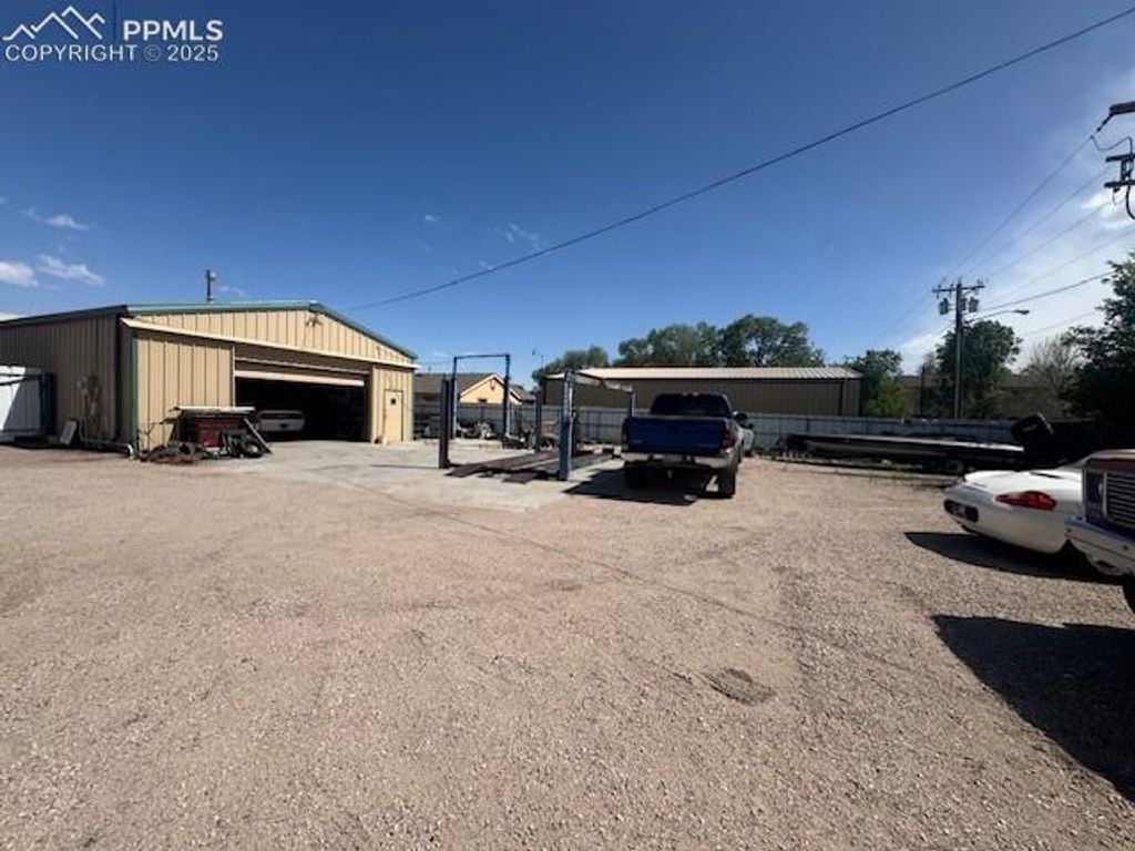 307 N Santa Fe Avenue, Fountain, CO 80817 — photo 2