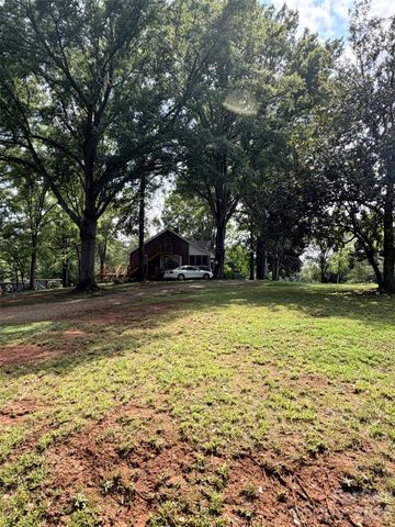 737 W C Street, Newton, NC 28658