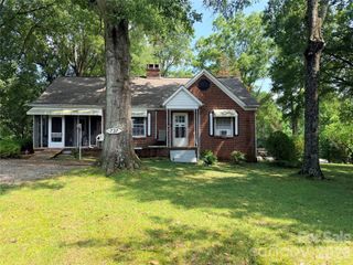 737 W C Street, Newton, NC 28658