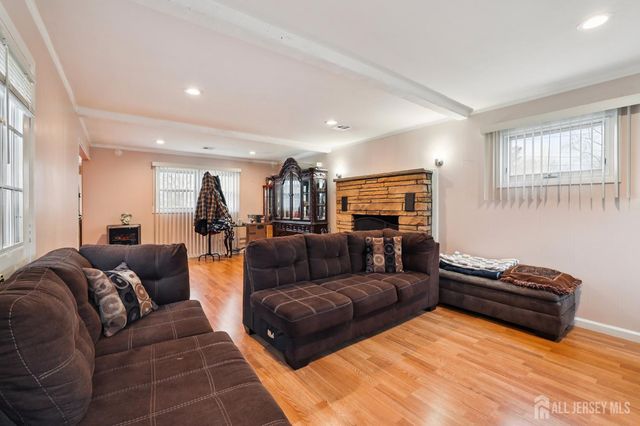 2 Dey Place, Edison, NJ 08817