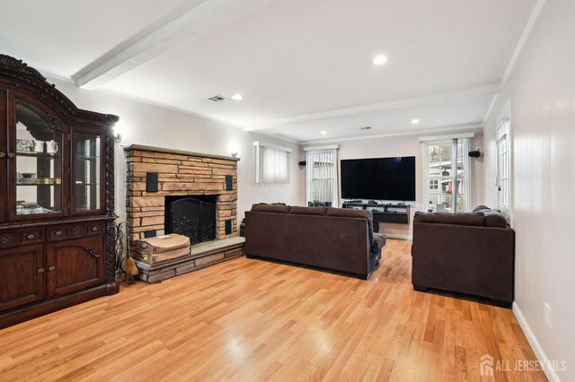 2 Dey Place, Edison, NJ 08817