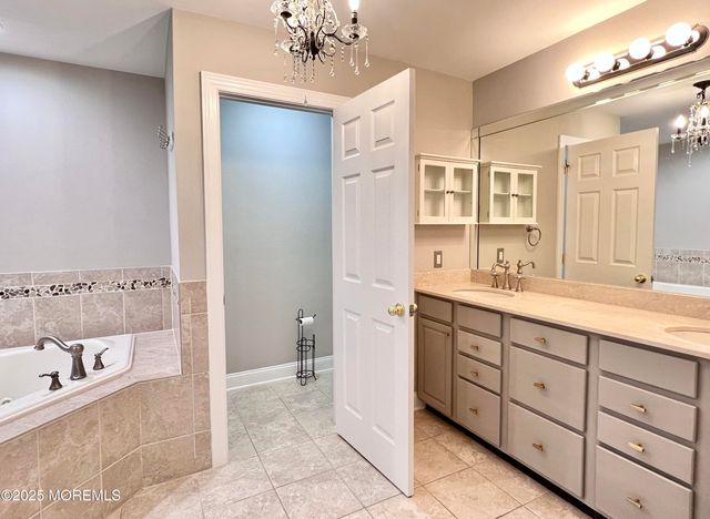 13 Fells Drive, Manalapan, NJ 07726