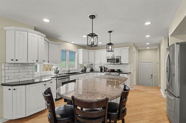 38768 Pineridge Street, Harrison Twp, MI 48045
