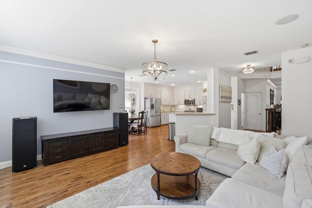 1550 Meadows Avenue, Lantana, TX 76226