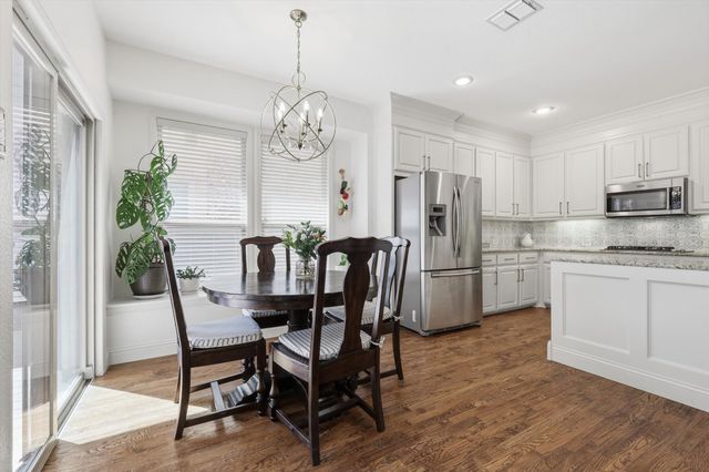 1550 Meadows Avenue, Lantana, TX 76226