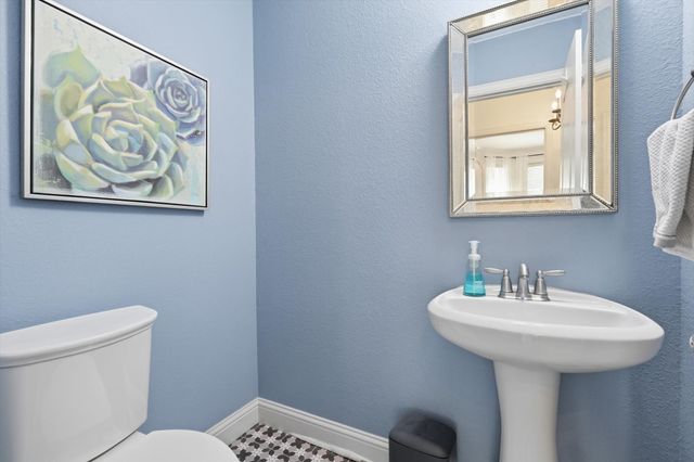 1550 Meadows Avenue, Lantana, TX 76226