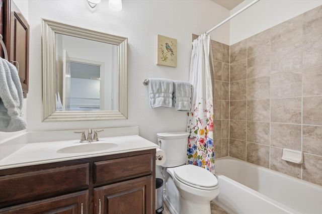 1550 Meadows Avenue, Lantana, TX 76226