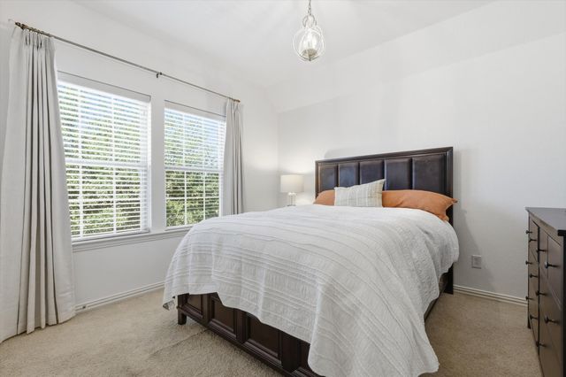 1550 Meadows Avenue, Lantana, TX 76226