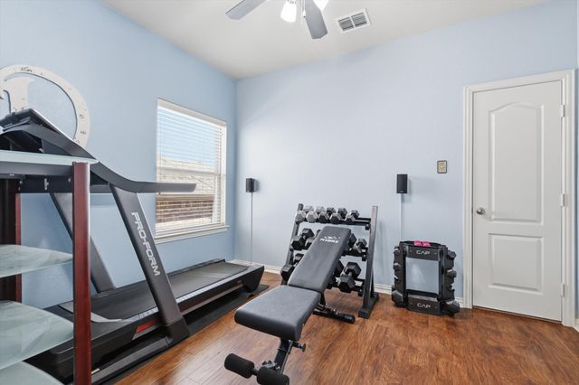 1550 Meadows Avenue, Lantana, TX 76226