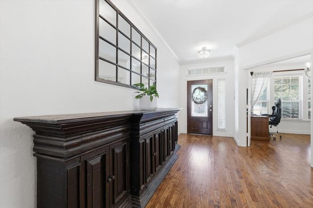 1550 Meadows Avenue, Lantana, TX 76226