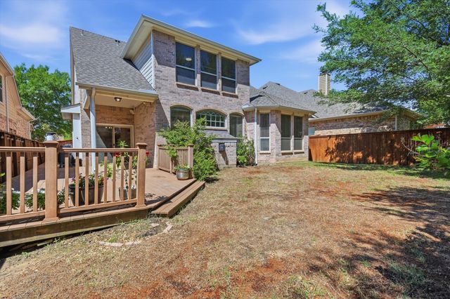 1550 Meadows Avenue, Lantana, TX 76226