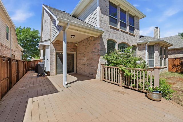 1550 Meadows Avenue, Lantana, TX 76226