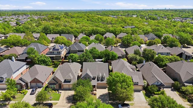 1550 Meadows Avenue, Lantana, TX 76226