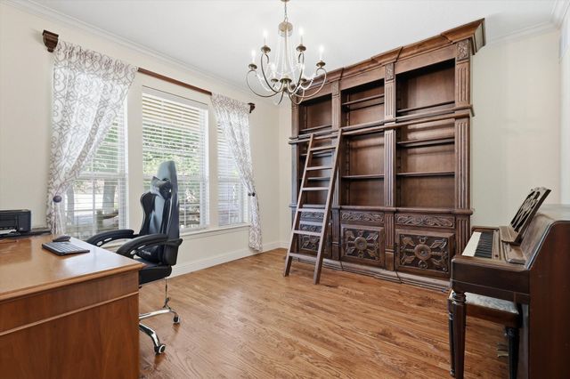 1550 Meadows Avenue, Lantana, TX 76226