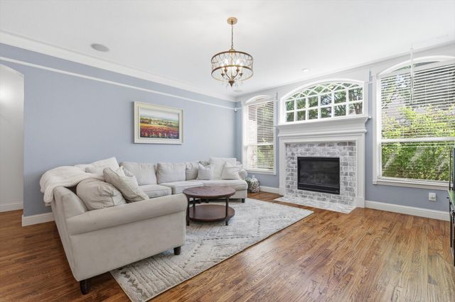 1550 Meadows Avenue, Lantana, TX 76226