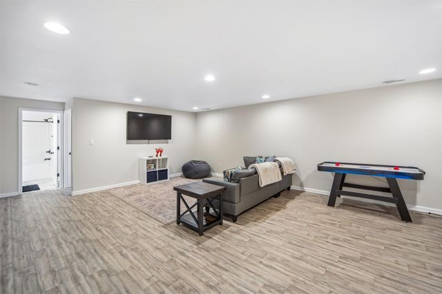 3512 SE 17th Street, Ankeny, IA 50021