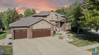 716 W Laquinta St Street, Sioux Falls, SD 57108