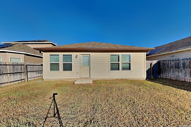 7244 LITTLEFOOT LN, San Antonio, TX 78253