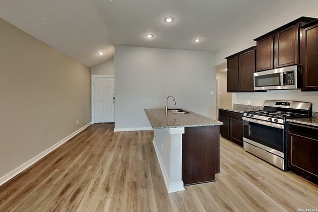 7244 LITTLEFOOT LN, San Antonio, TX 78253