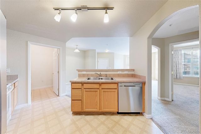 5703 N Gibralter Way 205, Aurora, CO 80019