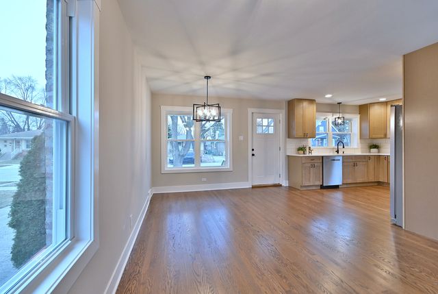 8834 S Albany Avenue, Evergreen Park, IL 60805