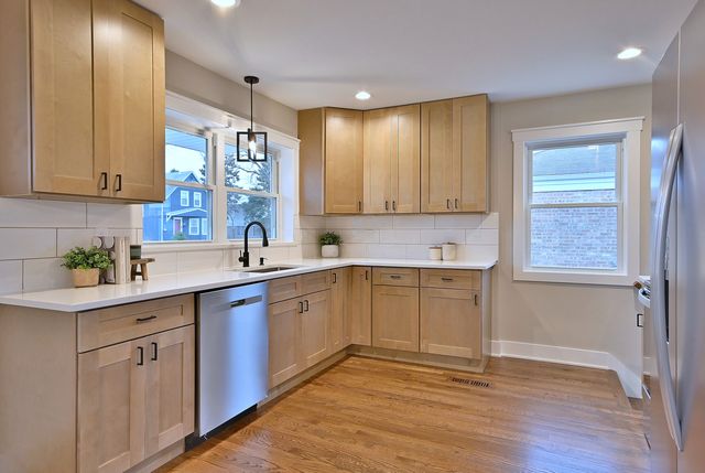 8834 S Albany Avenue, Evergreen Park, IL 60805