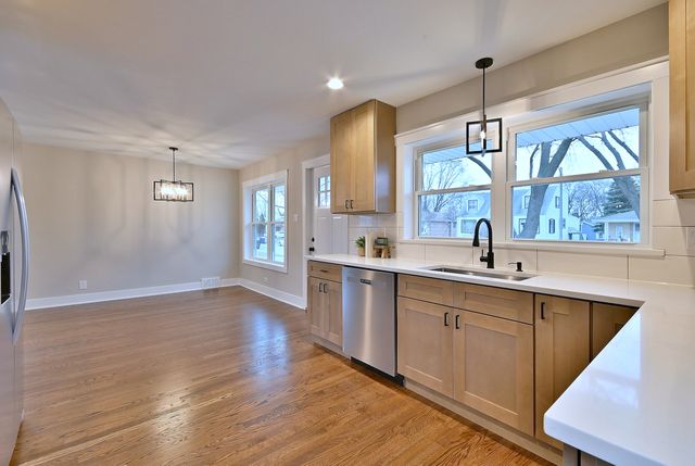 8834 S Albany Avenue, Evergreen Park, IL 60805