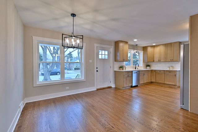 8834 S Albany Avenue, Evergreen Park, IL 60805