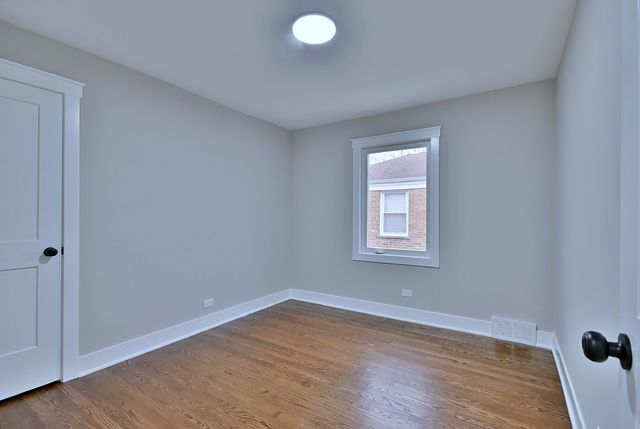 8834 S Albany Avenue, Evergreen Park, IL 60805