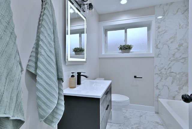 8834 S Albany Avenue, Evergreen Park, IL 60805