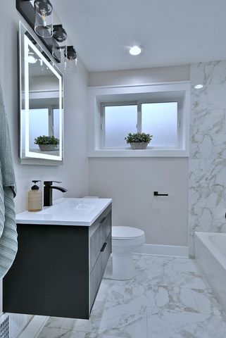 8834 S Albany Avenue, Evergreen Park, IL 60805