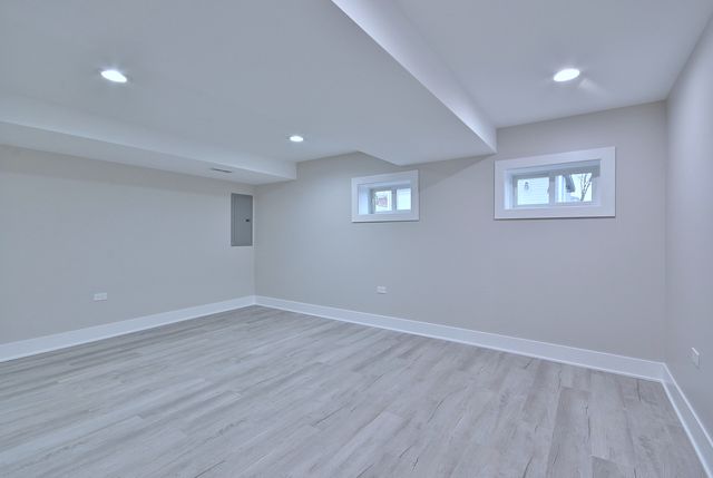 8834 S Albany Avenue, Evergreen Park, IL 60805