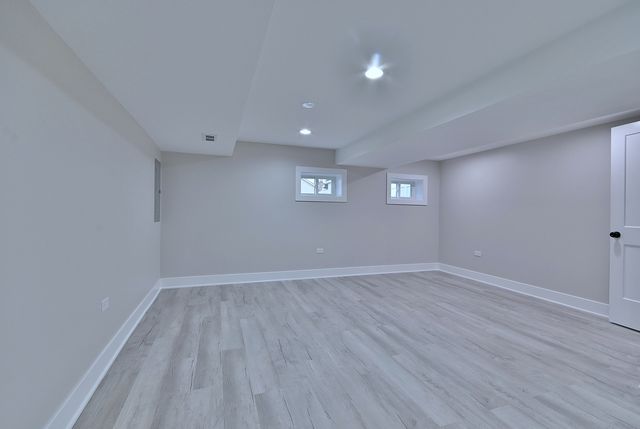 8834 S Albany Avenue, Evergreen Park, IL 60805