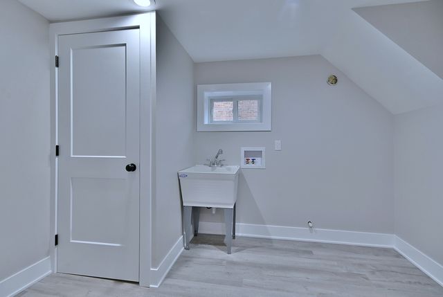 8834 S Albany Avenue, Evergreen Park, IL 60805