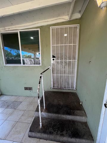 7114 Myrtle Ave, Winton, CA 95388