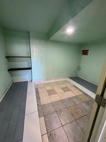 7114 Myrtle Ave, Winton, CA 95388