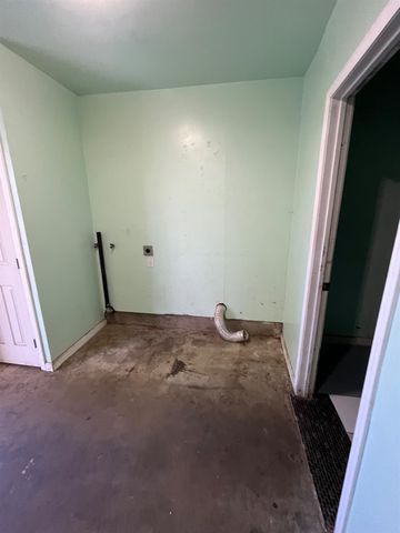 7114 Myrtle Ave, Winton, CA 95388