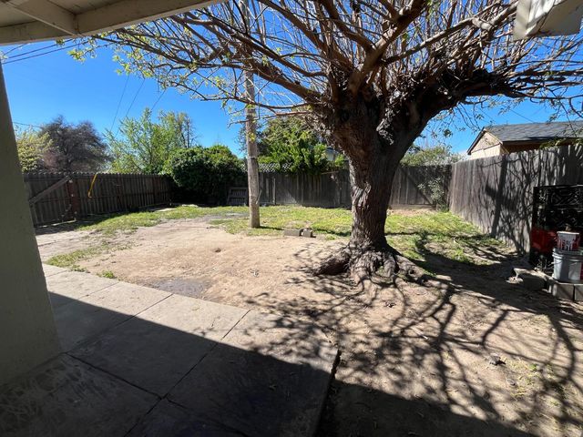 7114 Myrtle Ave, Winton, CA 95388