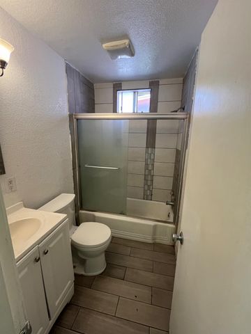 7114 Myrtle Ave, Winton, CA 95388