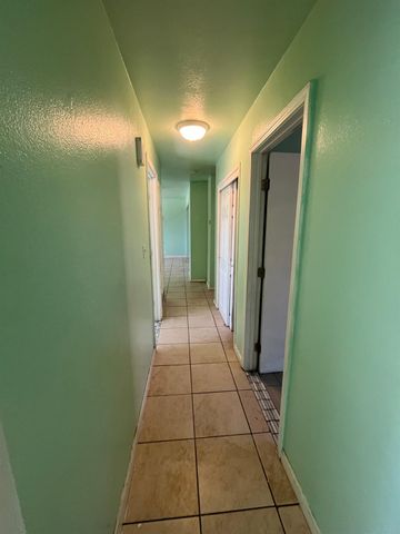 7114 Myrtle Ave, Winton, CA 95388