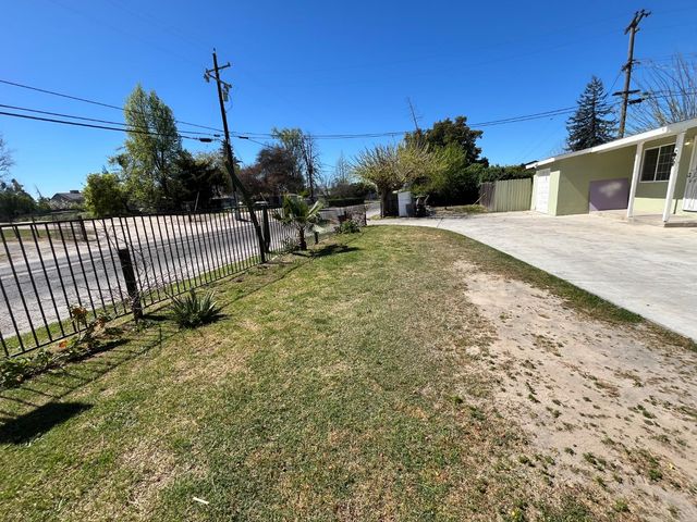 7114 Myrtle Ave, Winton, CA 95388