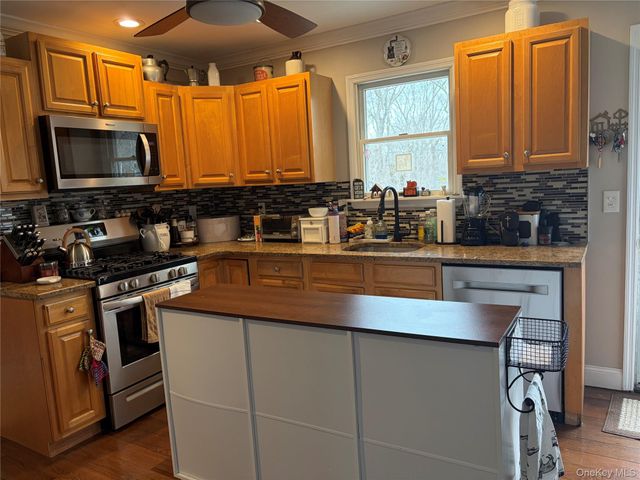 38 Elizabeth Drive, Wading River, NY 11792