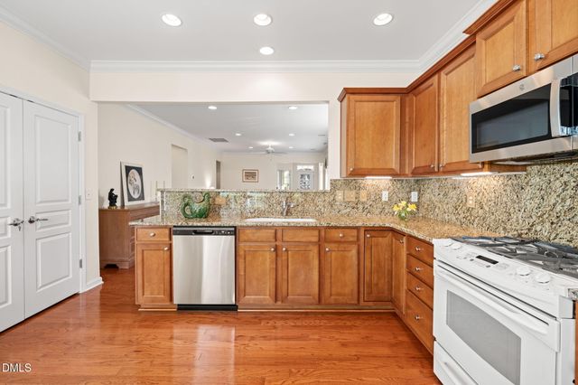 323 Easton Grey Loop, Cary, NC 27519